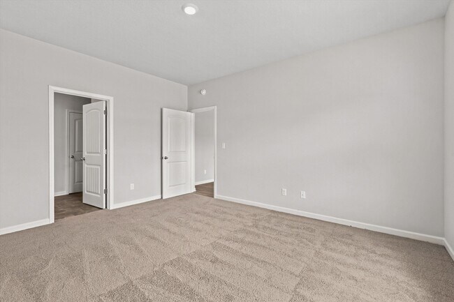 Building Photo - 320 Windemere Lp