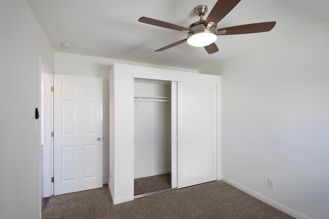 Building Photo - Stunning 2 Bed/1 Bath With Bay Views In Cr...