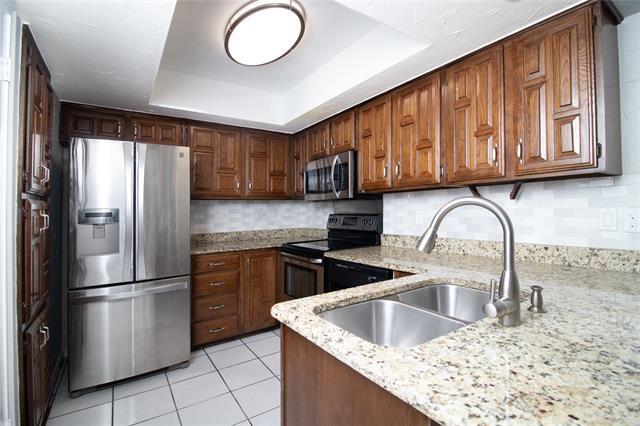 Building Photo - 14151 Montfort Dr