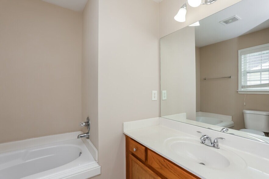 Building Photo - 47 Highland Falls Dr