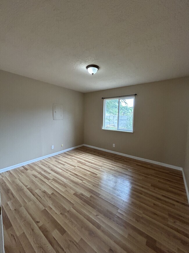 Building Photo - 7061 Luella Anne Dr NE