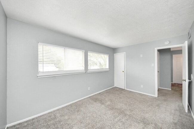 Building Photo - 16618 Lonesome Quail Dr