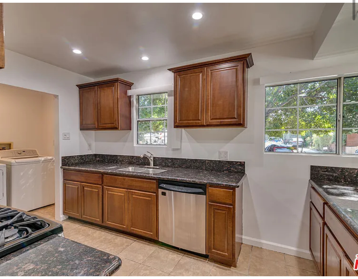 Building Photo - 4833 Alcove Ave