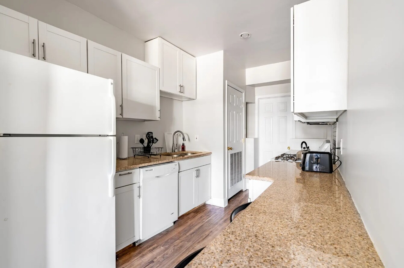 Unit 2 Kitchen - 1613 F St NE