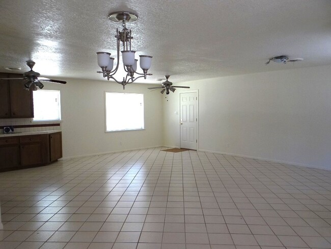 Building Photo - 130 Mansfield Ferry Rd