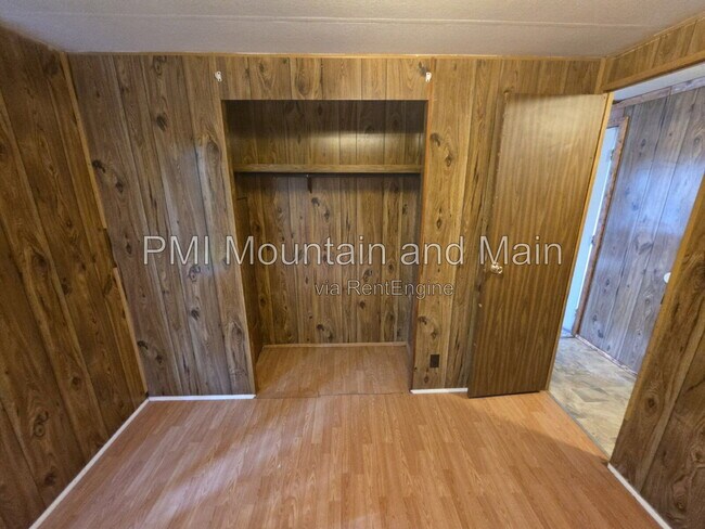 Building Photo - 5 Misty Mountain Way