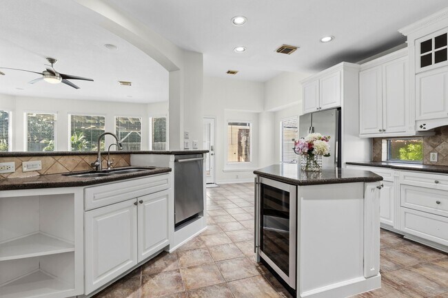 Building Photo - 5630 Ashford Ridge Ln