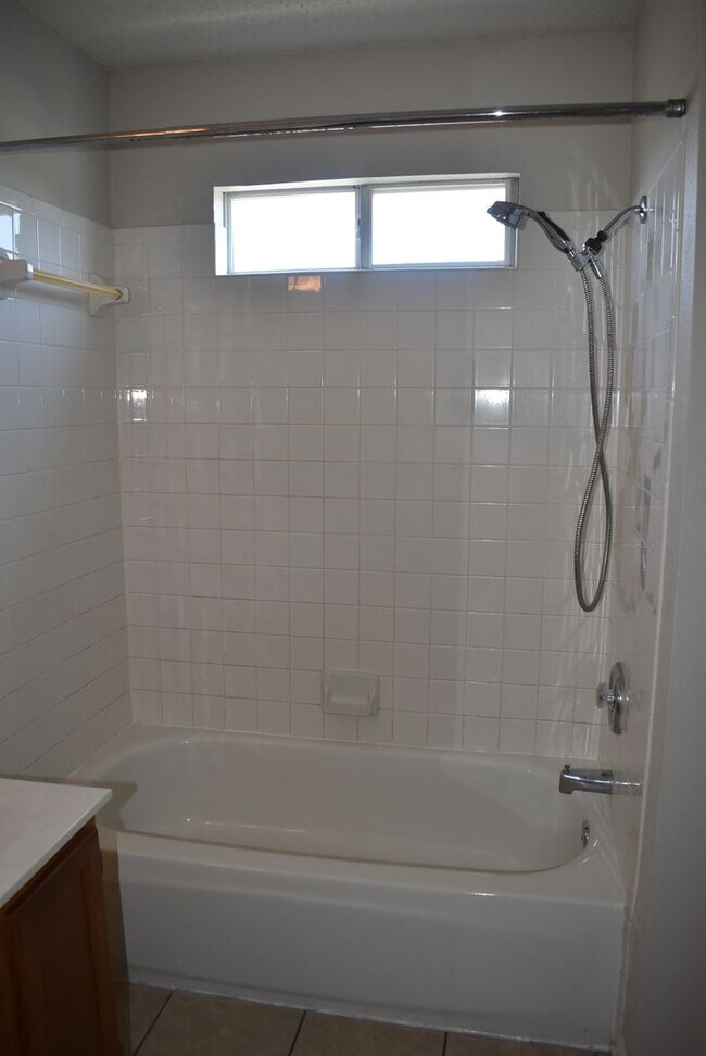 Building Photo - Beautiful Remodeled Home with 3 Bedrooms a...