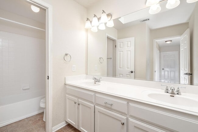 Building Photo - 29000 Bay Hill Ct
