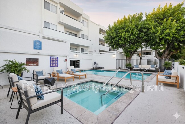 Building Photo - 10020 Zelzah Ave