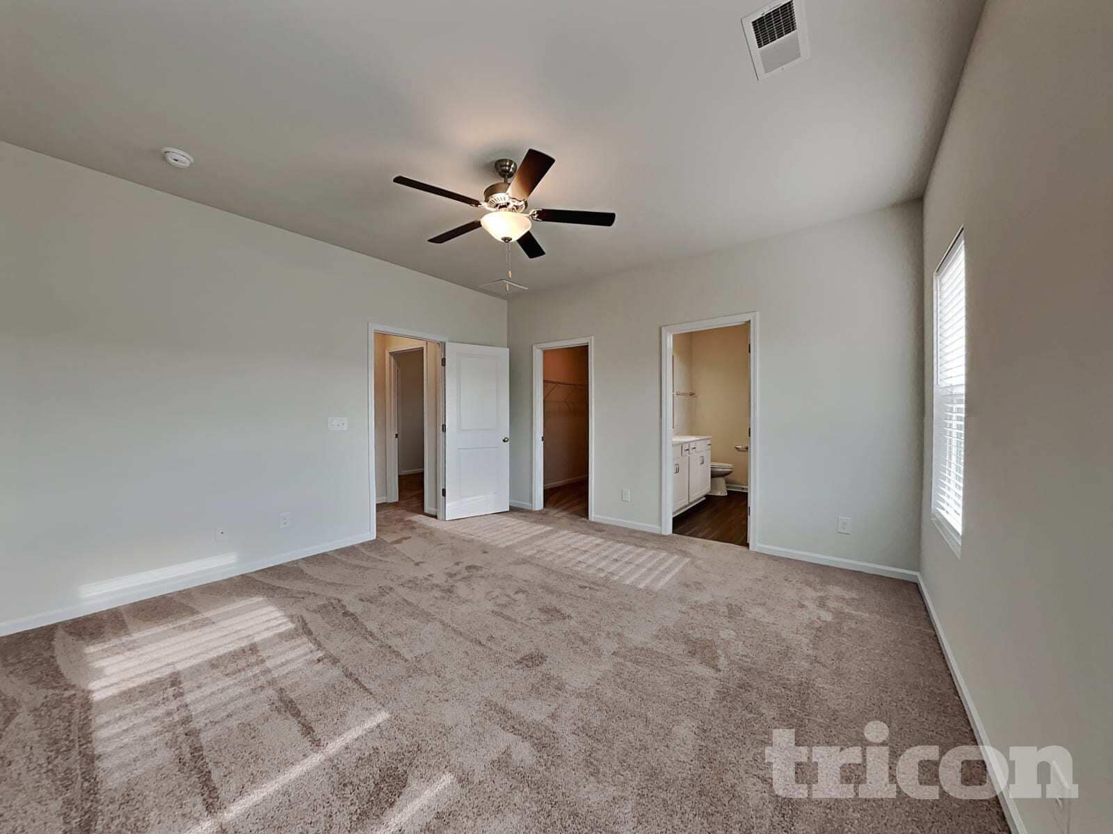 Building Photo - 646 Cam Cir