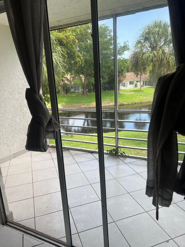 Building Photo - 2700 Casita Way