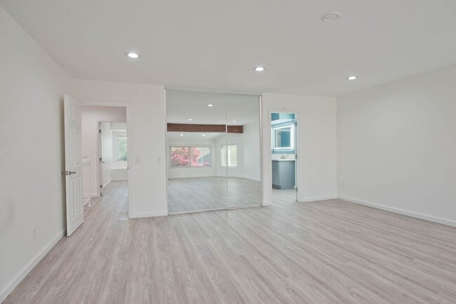 Building Photo - 20227 Elkwood St