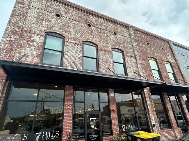 Primary Photo - 258 N 5th Ave