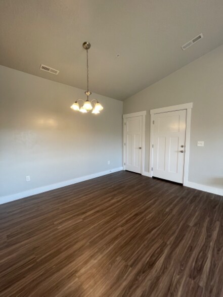 Building Photo - 761 N 260 W