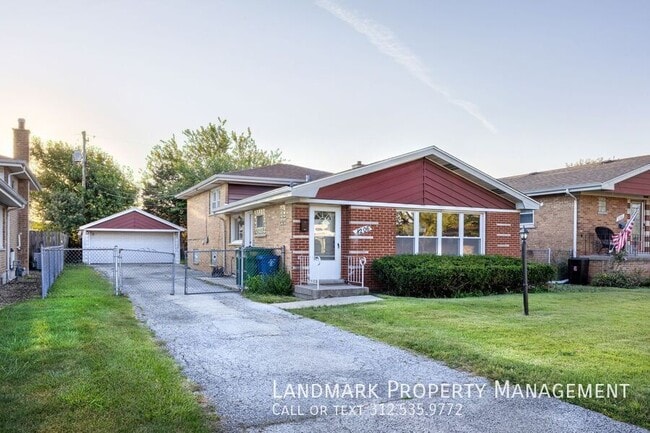 Primary Photo - 8206 McVicker Ave