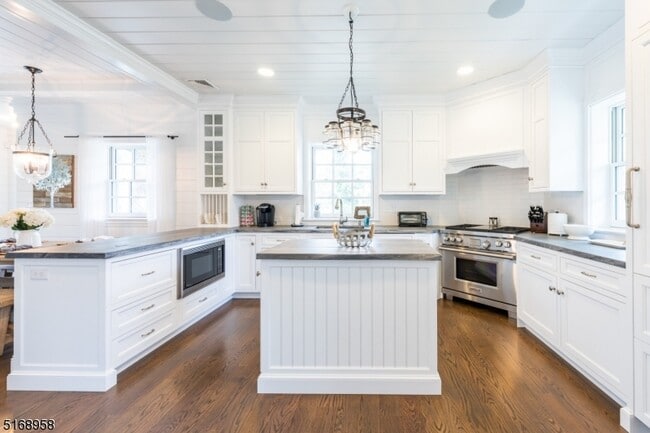 Building Photo - 309 Sleepy Hollow Ln