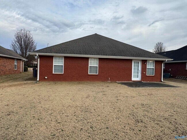 Building Photo - 409 Summer Cove Cir NW