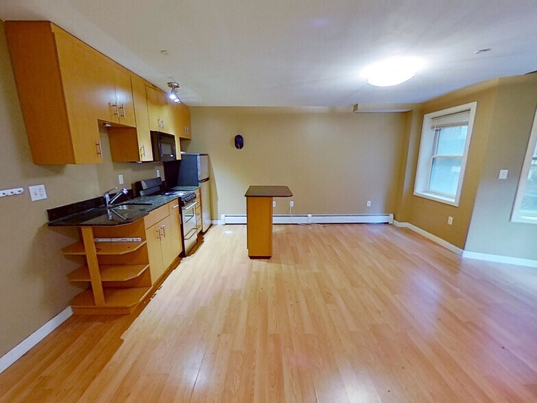 Building Photo - 461 Park Dr