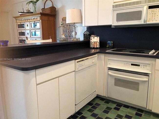 Building Photo - 1801 S Surf Rd