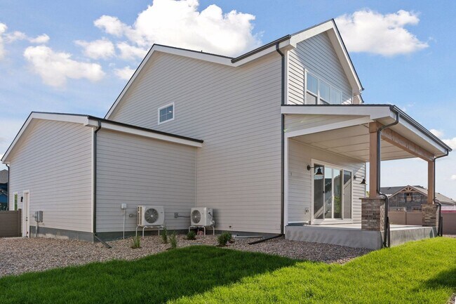 Building Photo - New Berthoud Home with Modern Comfort | $1...