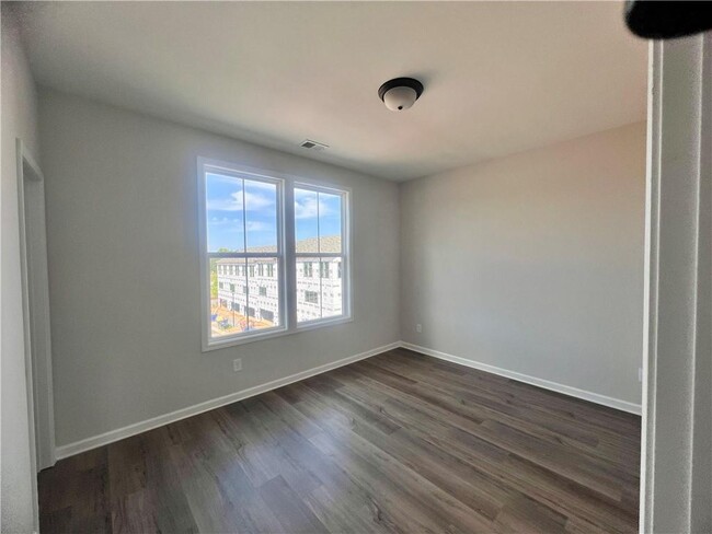 Building Photo - 428 N Park