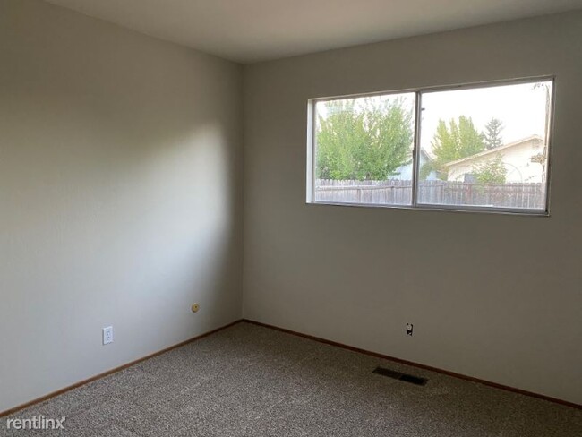 Building Photo - 3 br, 2 bath House - 3532 Mariposa Ct