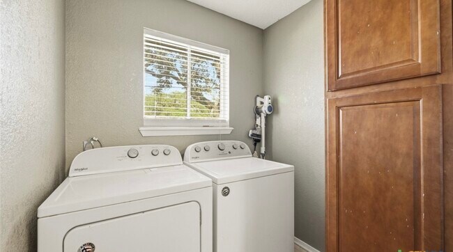 Building Photo - 1723-1712 12th St