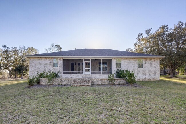 Building Photo - 1148 Sioux Cir