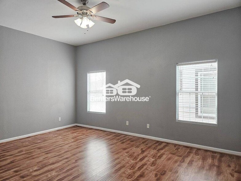 Building Photo - 5027 Creekmont Dr