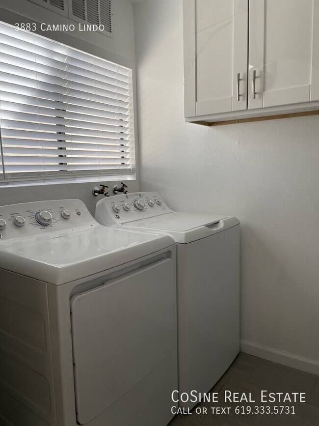 Building Photo - 3883 Camino Lindo