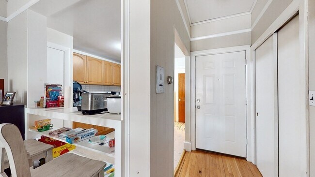 Building Photo - 289 Beacon St