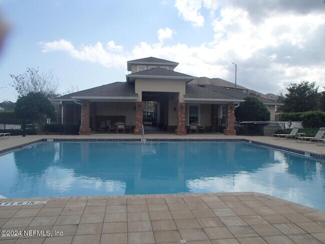 Building Photo - 8125 Summer Gate Ct