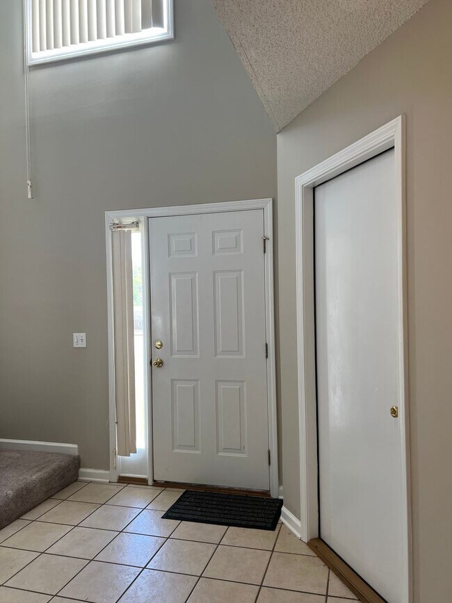 Building Photo - 153 Woodberry Dr