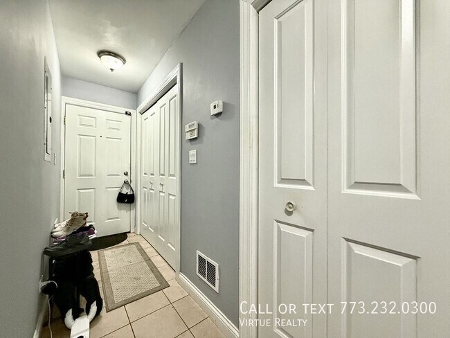 Building Photo - 5791 N Ridge Ave