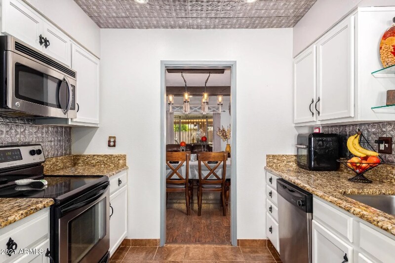 Building Photo - 10415 W Cameo Dr