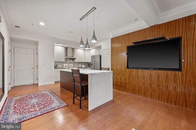 Building Photo - 589 Odendhal Ave