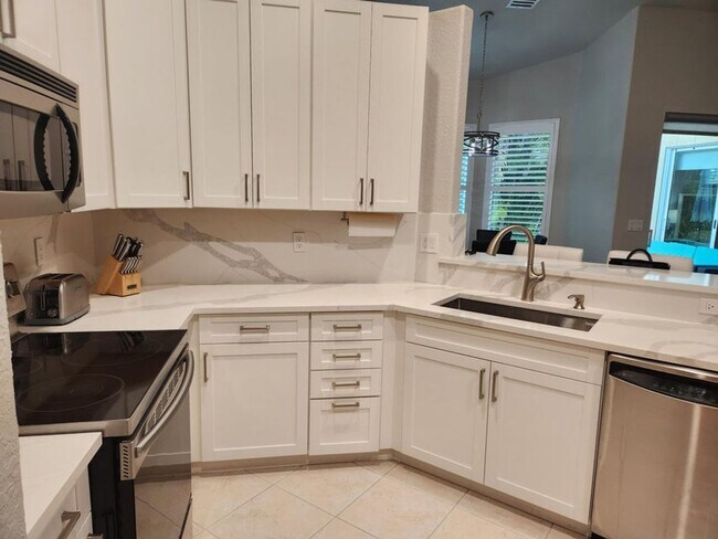 Building Photo - 2564 Sandy Cay