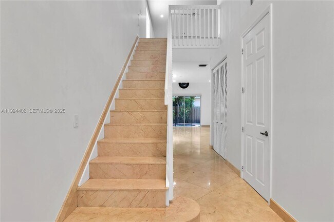 Building Photo - 1262 Grant Ct