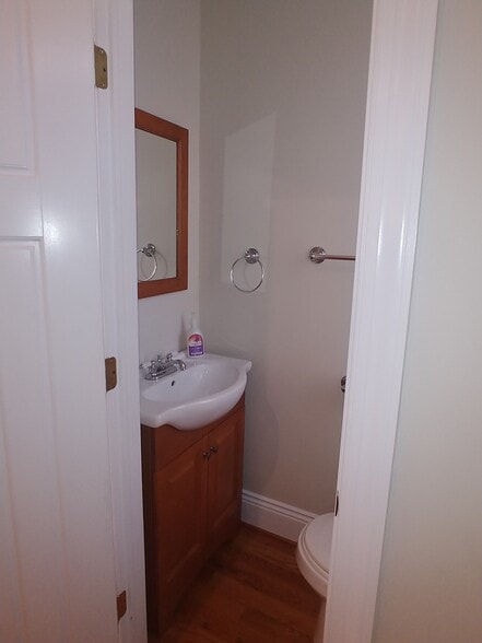 Building Photo - 1354 Pennsylvania Ave SE