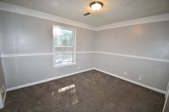 Building Photo - 103 Bennett Dr