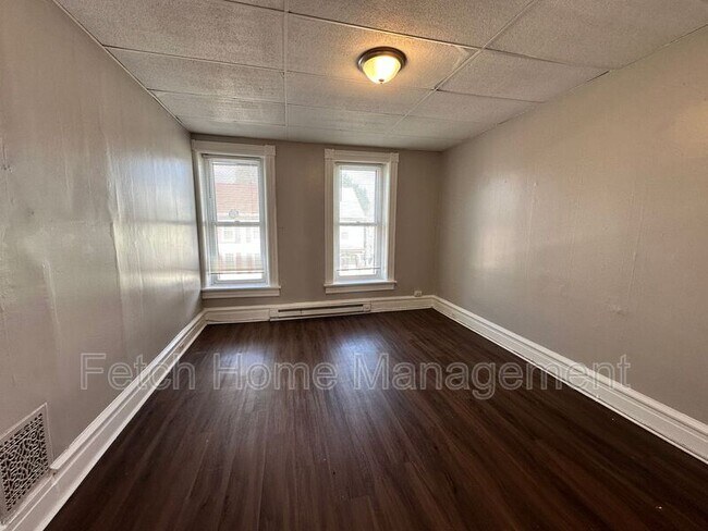 Building Photo - 512 Spruce St