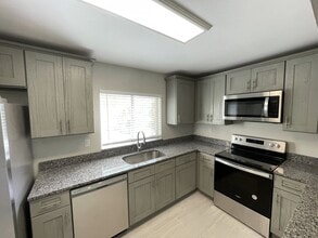 Building Photo - 602 Orange Dr