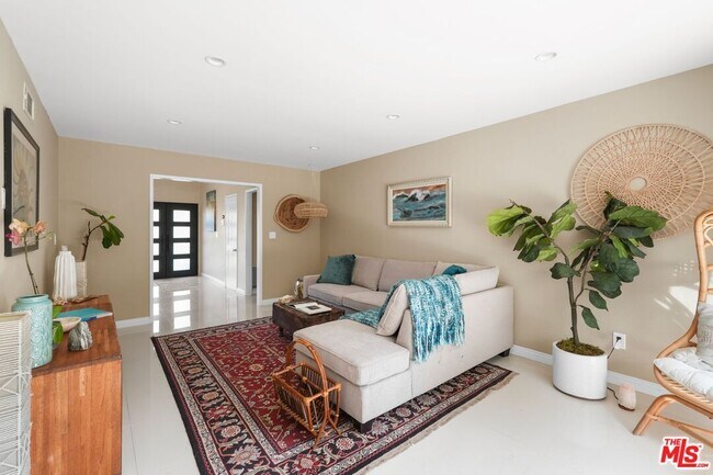 Building Photo - 3194 Rossini Pl