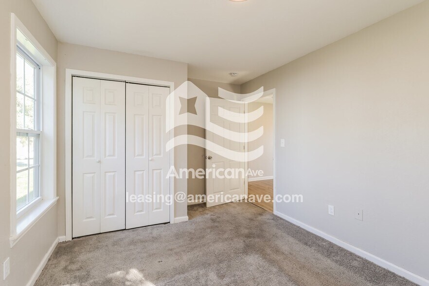 Building Photo - 2218 W Madison St