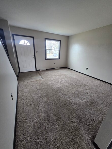 Building Photo - 1409 E 38th St