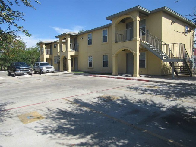 Building Photo - 1804 Juarez Ave