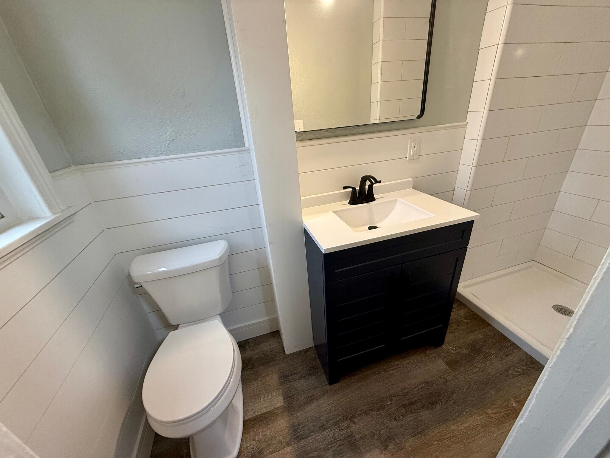 Building Photo - 327 1st Ave