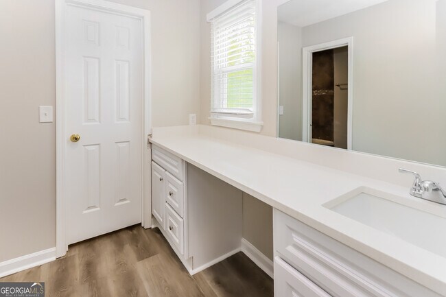 Building Photo - 1616 Quail Run SW