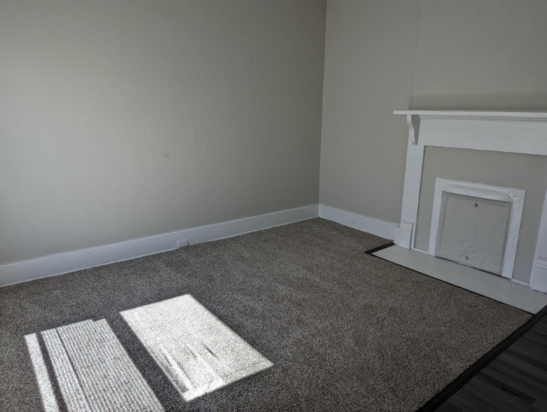 Building Photo - 1817 Columbia St